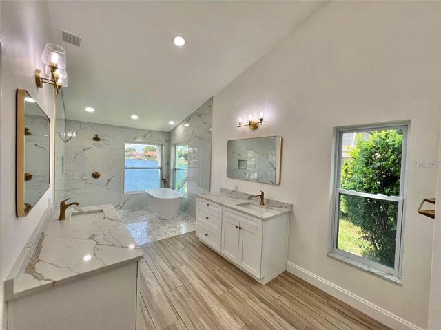 4804 LONGWATER WAY N, Tampa, FL 33615