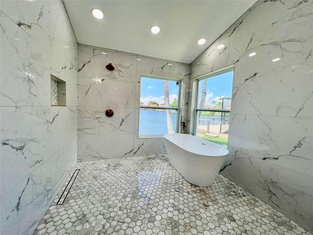 4804 LONGWATER WAY N, Tampa, FL 33615