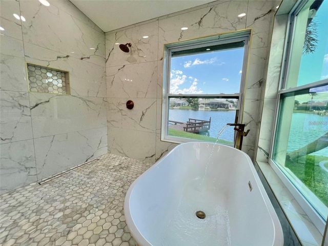 4804 LONGWATER WAY N, Tampa, FL 33615