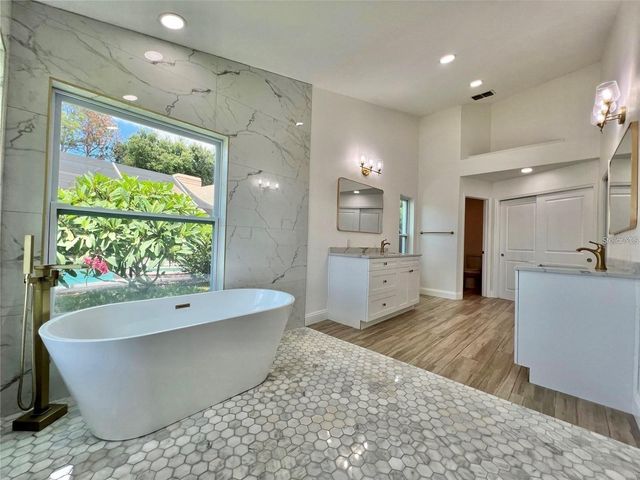 4804 LONGWATER WAY N, Tampa, FL 33615