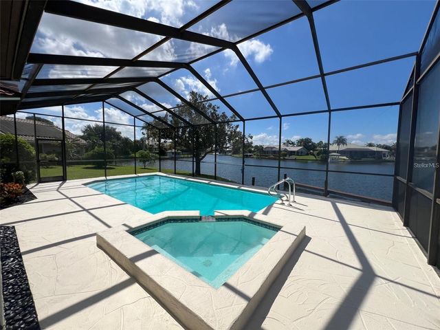 4804 LONGWATER WAY N, Tampa, FL 33615