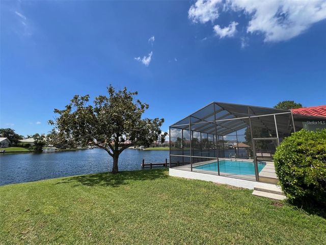 4804 LONGWATER WAY N, Tampa, FL 33615