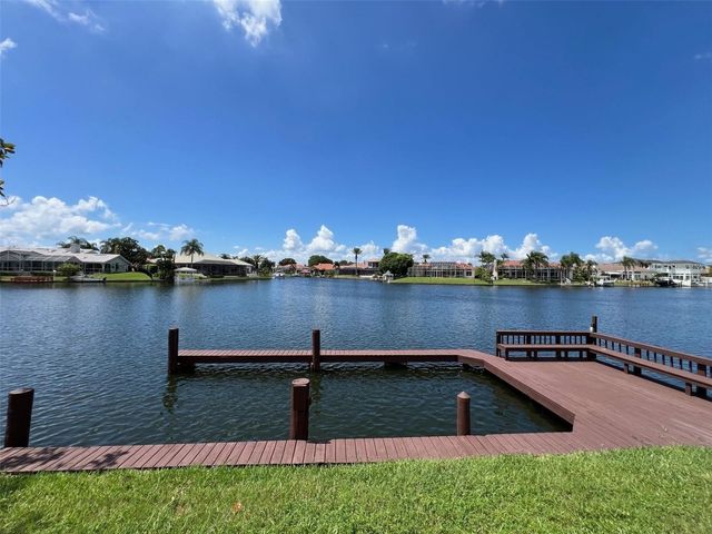 4804 LONGWATER WAY N, Tampa, FL 33615