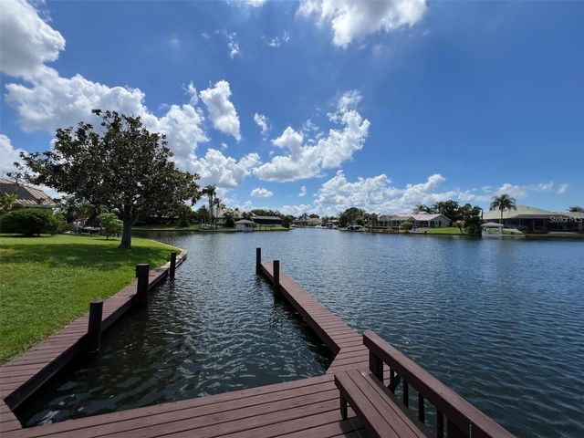 4804 LONGWATER WAY N, Tampa, FL 33615