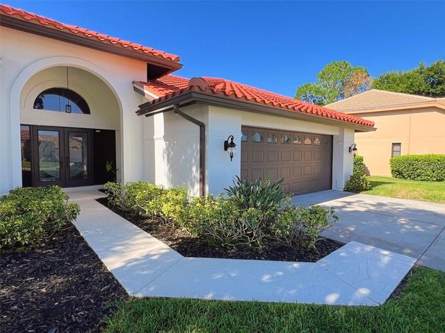 4804 LONGWATER WAY N, Tampa, FL 33615