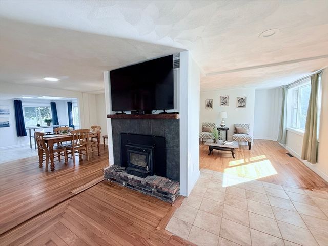 975 S Main St, Bellingham, MA 02019