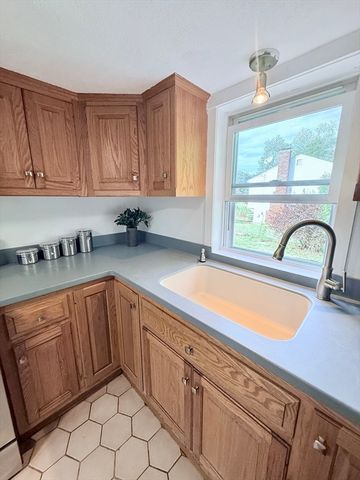 975 S Main St, Bellingham, MA 02019