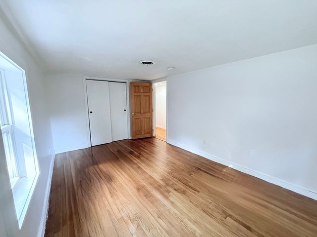 975 S Main St, Bellingham, MA 02019