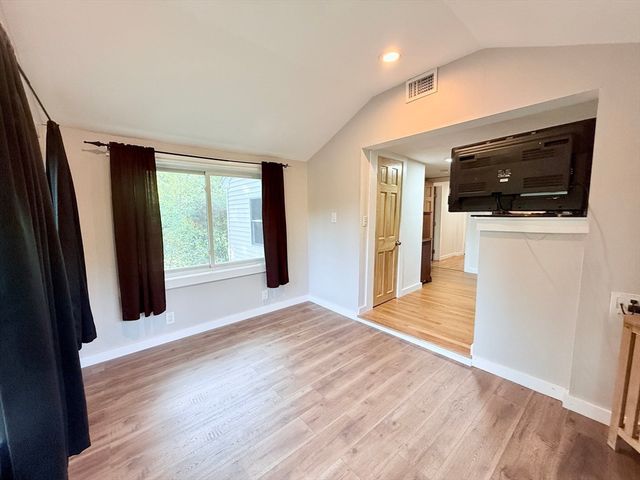 975 S Main St, Bellingham, MA 02019