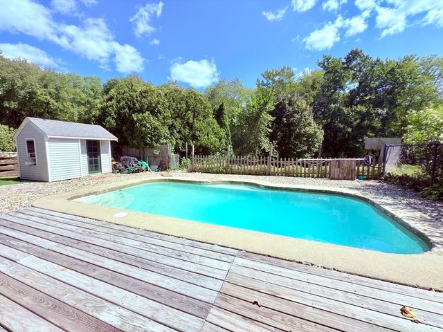 975 S Main St, Bellingham, MA 02019