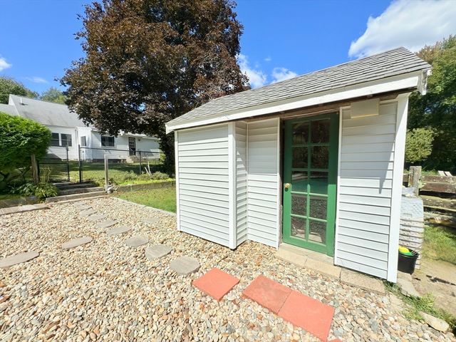 975 S Main St, Bellingham, MA 02019