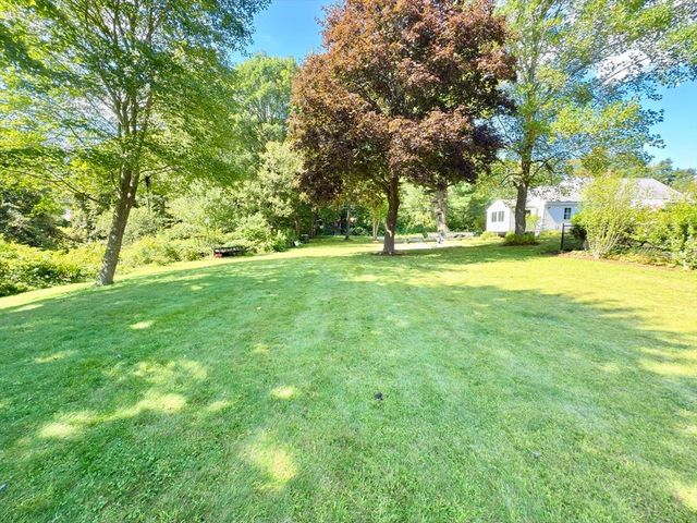 975 S Main St, Bellingham, MA 02019