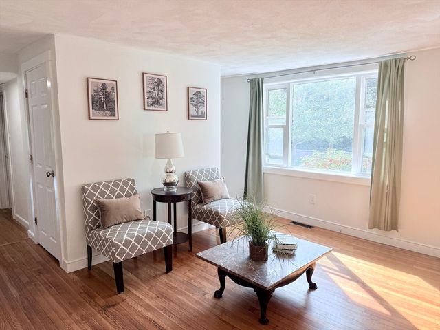 975 S Main St, Bellingham, MA 02019