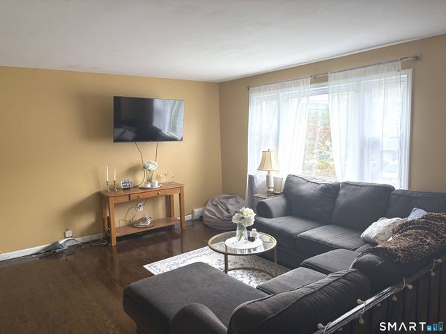 20 Heritage Place, Bridgeport, CT 06606