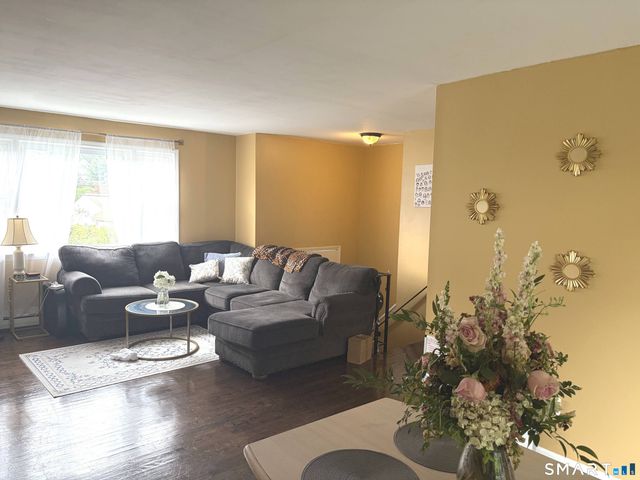 20 Heritage Place, Bridgeport, CT 06606