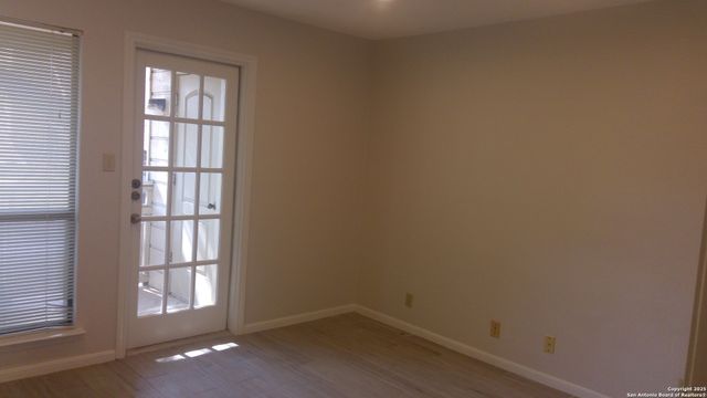 7738 Chambers Rd Apt 608, San Antonio, TX 78229
