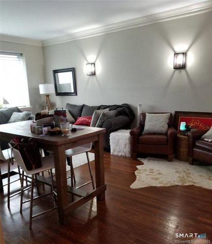 47 Lafayette Place 2G, Greenwich, CT 06830