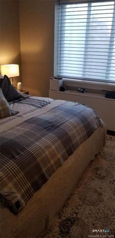 47 Lafayette Place 2G, Greenwich, CT 06830