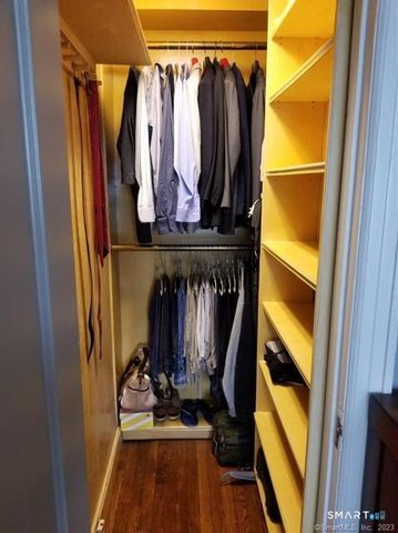 47 Lafayette Place 2G, Greenwich, CT 06830