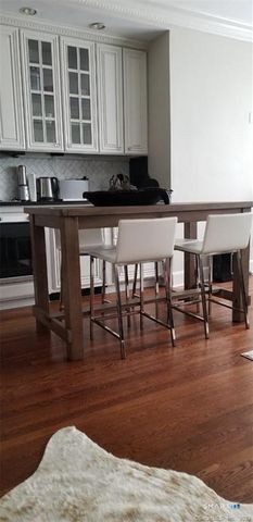 47 Lafayette Place 2G, Greenwich, CT 06830