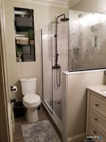 47 Lafayette Place 2G, Greenwich, CT 06830