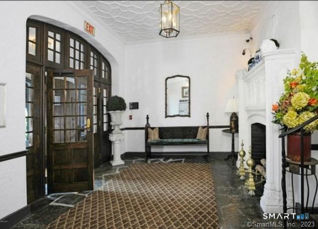 47 Lafayette Place 2G, Greenwich, CT 06830