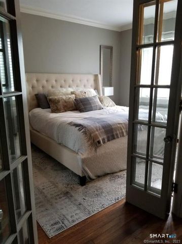 47 Lafayette Place 2G, Greenwich, CT 06830