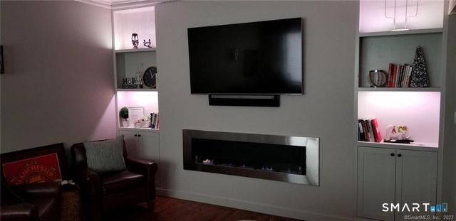 47 Lafayette Place 2G, Greenwich, CT 06830