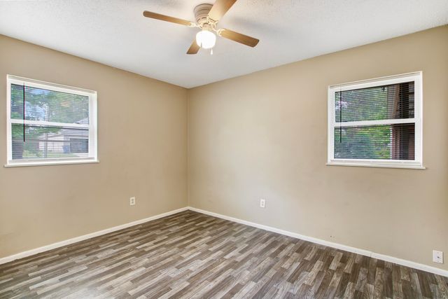 1201 S 10th St, Leesville, LA 71446