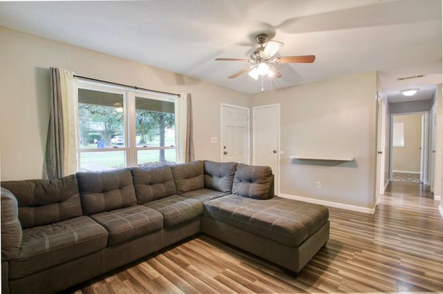 1201 S 10th St, Leesville, LA 71446