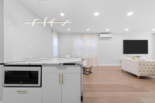 11445 207th Street, Cambria Heights, NY 11411