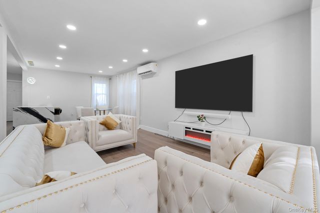 11445 207th Street, Cambria Heights, NY 11411