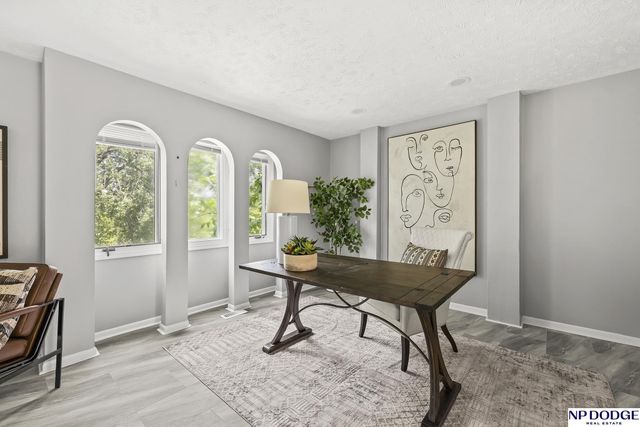 10914 Saratoga Plaza, Omaha, NE 68164