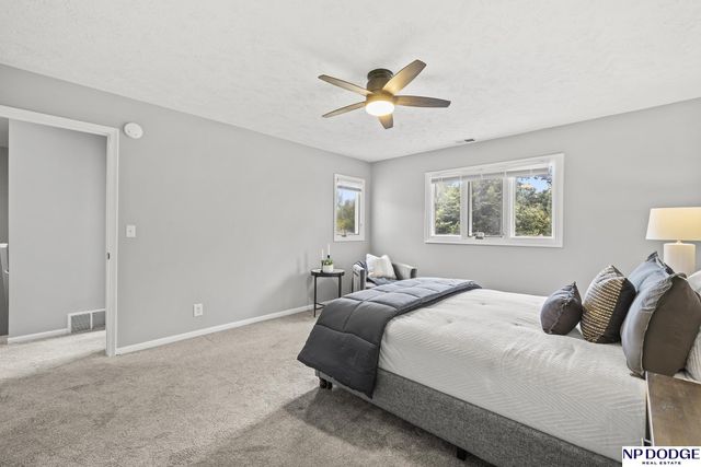 10914 Saratoga Plaza, Omaha, NE 68164