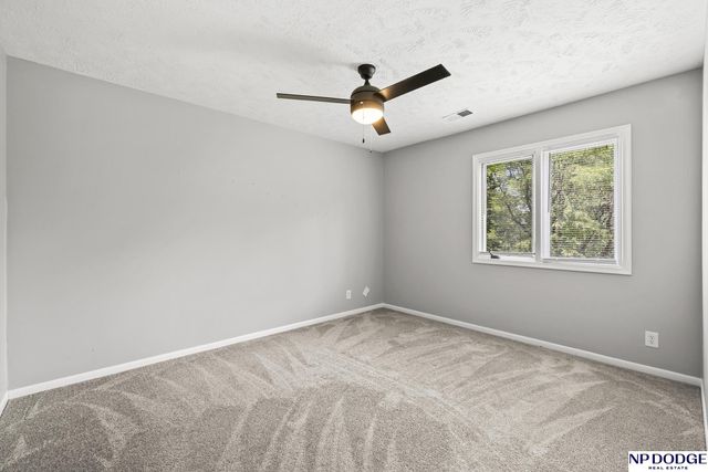 10914 Saratoga Plaza, Omaha, NE 68164