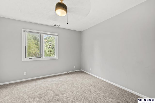 10914 Saratoga Plaza, Omaha, NE 68164
