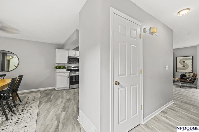 10914 Saratoga Plaza, Omaha, NE 68164