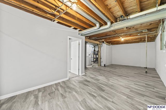 10914 Saratoga Plaza, Omaha, NE 68164