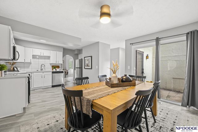 10914 Saratoga Plaza, Omaha, NE 68164