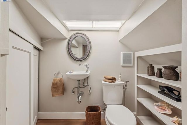 2061 Buena Vista Ave, Alameda, CA 94501