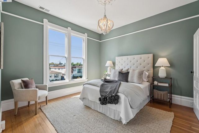 2061 Buena Vista Ave, Alameda, CA 94501