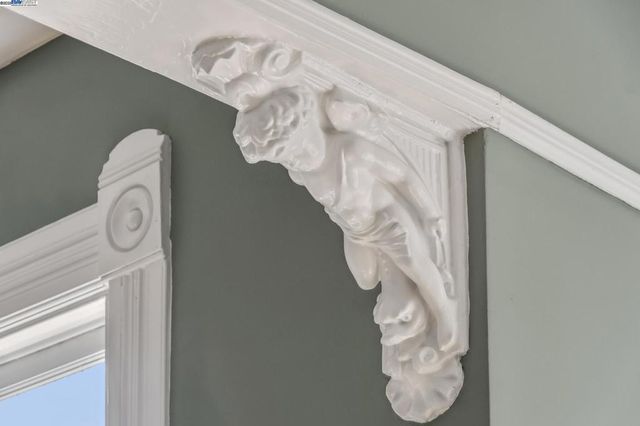 2061 Buena Vista Ave, Alameda, CA 94501