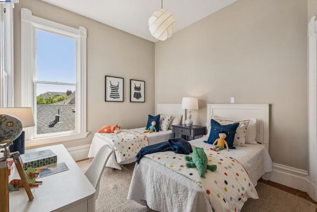 2061 Buena Vista Ave, Alameda, CA 94501