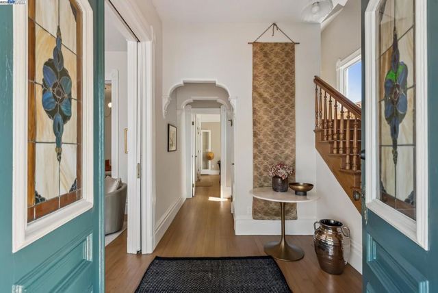 2061 Buena Vista Ave, Alameda, CA 94501