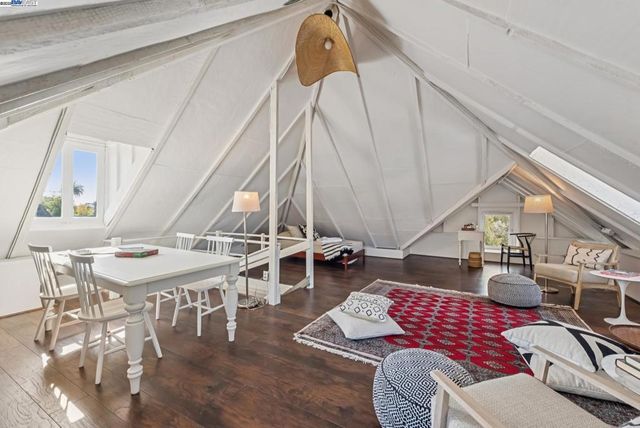 2061 Buena Vista Ave, Alameda, CA 94501