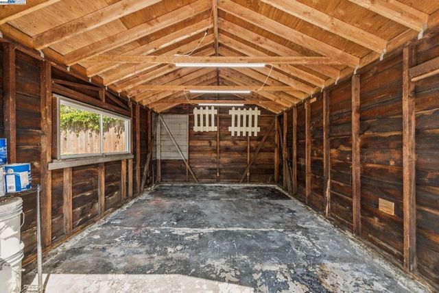 2061 Buena Vista Ave, Alameda, CA 94501