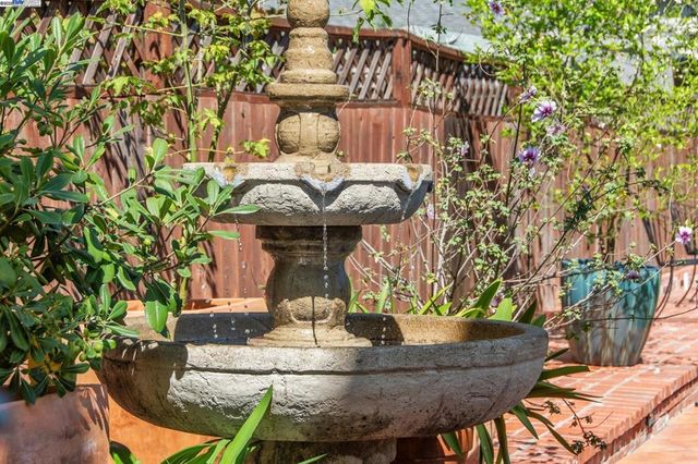 2061 Buena Vista Ave, Alameda, CA 94501