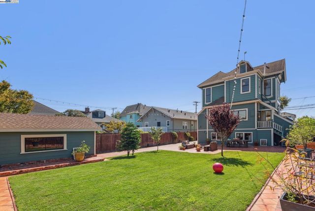 2061 Buena Vista Ave, Alameda, CA 94501