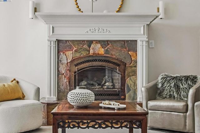 2061 Buena Vista Ave, Alameda, CA 94501