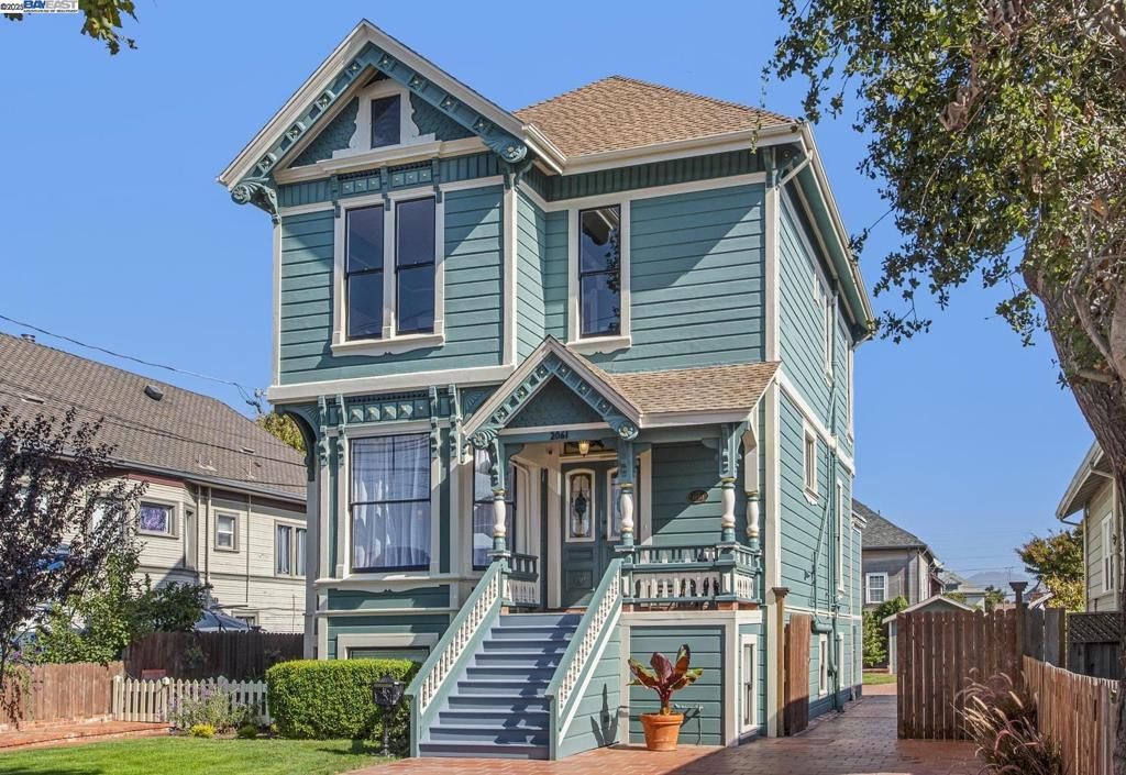2061 Buena Vista Ave, Alameda, CA 94501